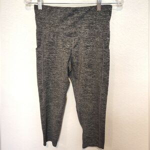 Champion Heathered Gray 🩶 Capri Leggings